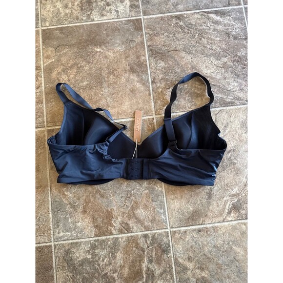 Skims Weightless Scoop Bra Onyx Size 44D - Picture 4 of 7